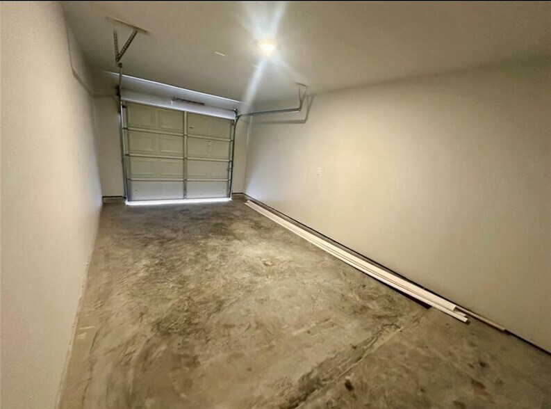 More Photos Of 501 Hines Ave, Willis Apartments For Sale