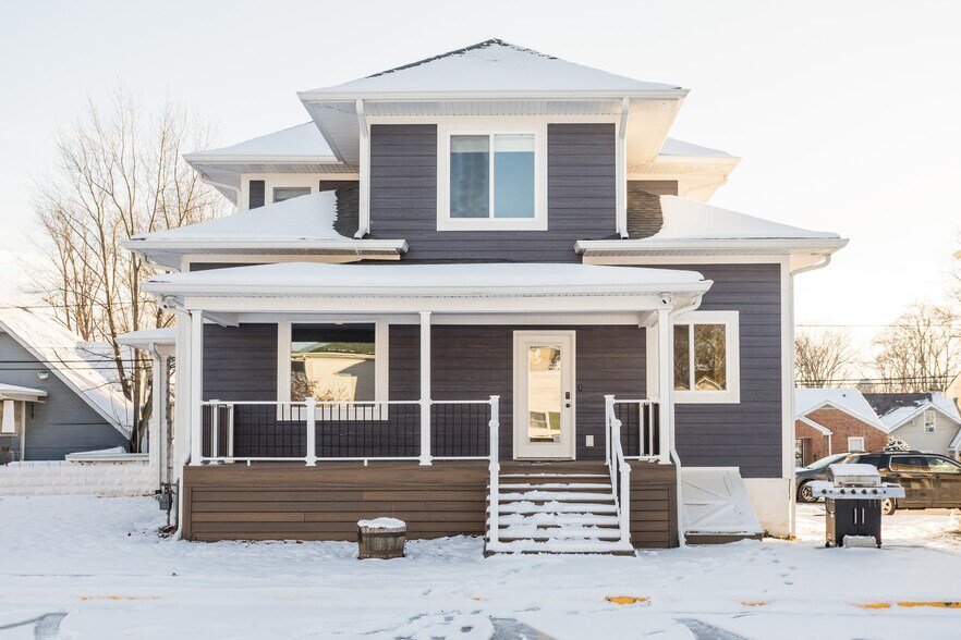 More Photos Of 502 W Main St, Danville Office For Sale