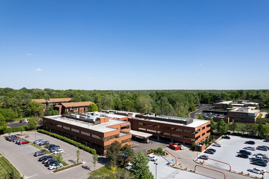 More Photos Of 450 N New Ballas Rd, Creve Coeur Medical For Lease