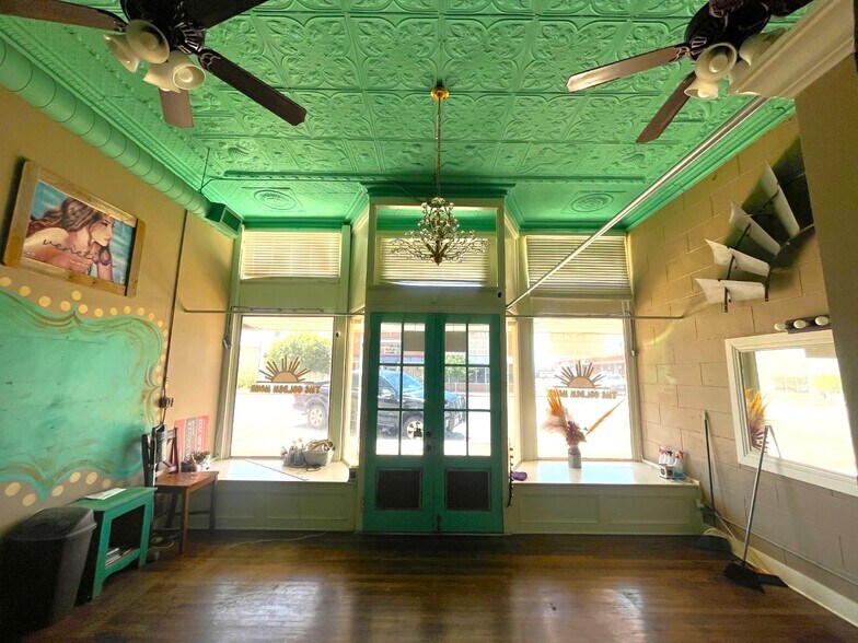 More Photos Of 318 N Chadbourne St, San Angelo Storefront For Sale