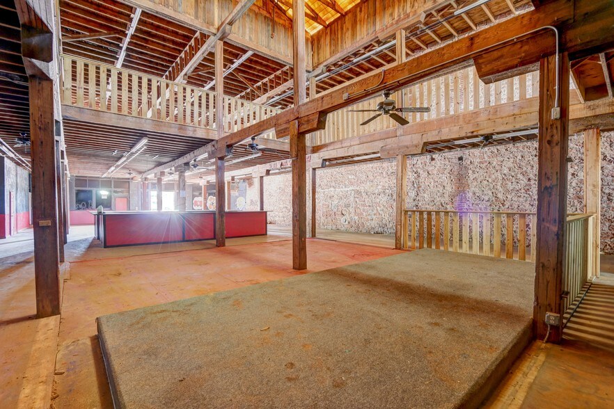 More Photos Of 324 W Oklahoma Ave, Guthrie Storefront Retail Residential For Lease