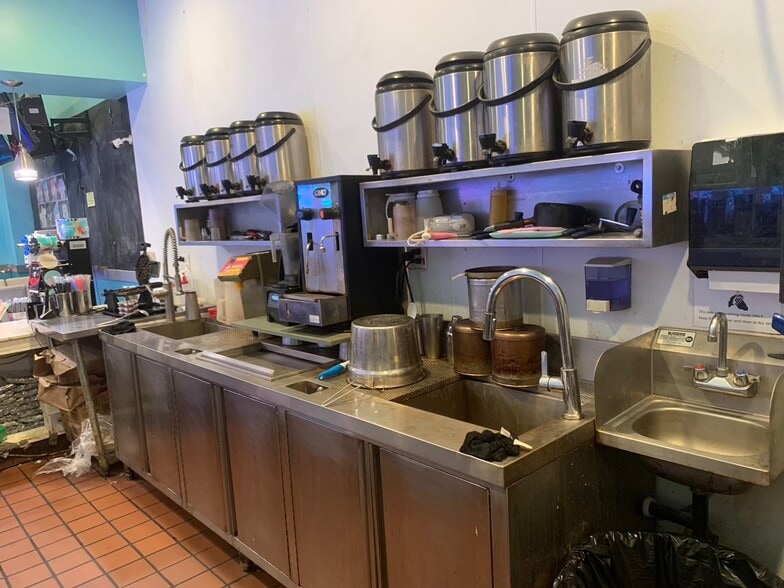 More Photos Of 969 Story Rd, San Jose General Retail For Lease