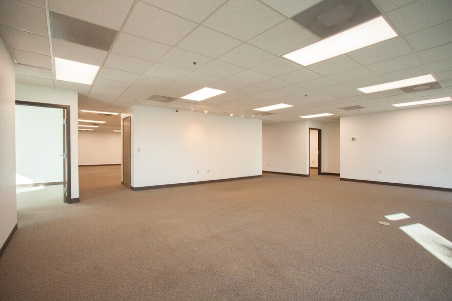 More Photos Of 29755-29757 SW Boones Ferry Rd, Wilsonville Office For Sale