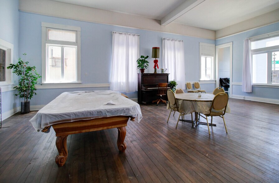 More Photos Of 155 S Miami Ave, Miami Storefront Retail Residential For Sale