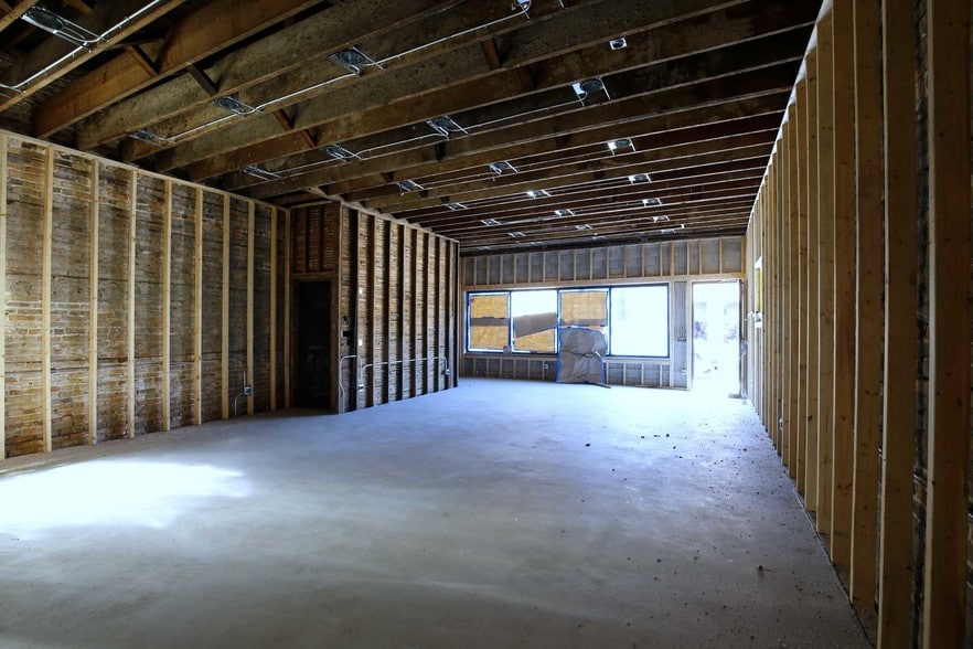 More Photos Of 5427 W 25th St, Cicero Contractor Storage Yard For Lease