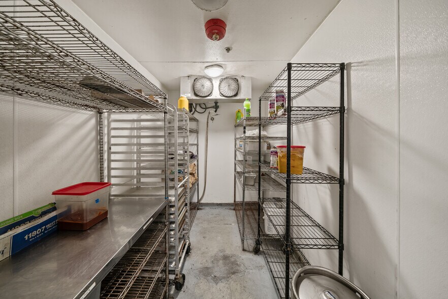 More Photos Of 3107-3111 Gillham Rd, Kansas City Storefront Retail Office For Sale