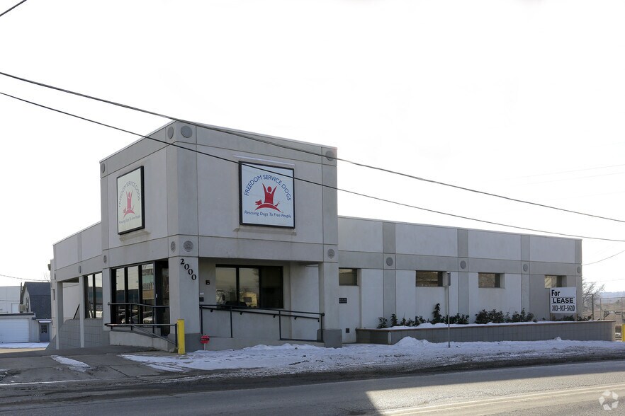 Primary Photo Of 2000 W Union Ave, Englewood Flex For Lease