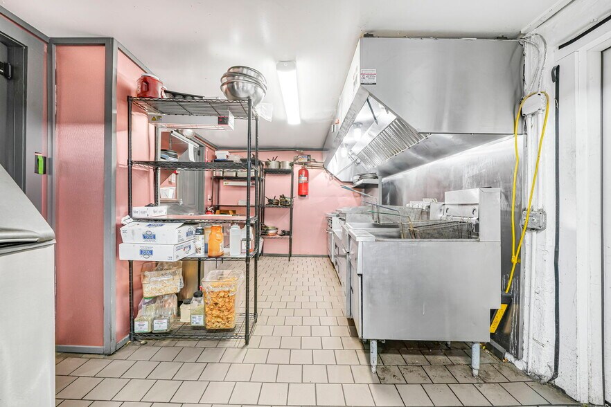 More Photos Of 112 Windermere Ave, Greenwood Lake Bar For Sale