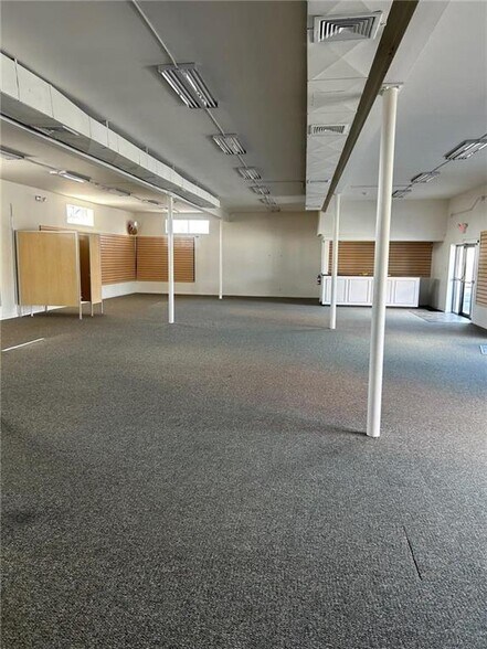 More Photos Of 1710 MacArthur Rd, Whitehall Storefront Retail Office For Lease