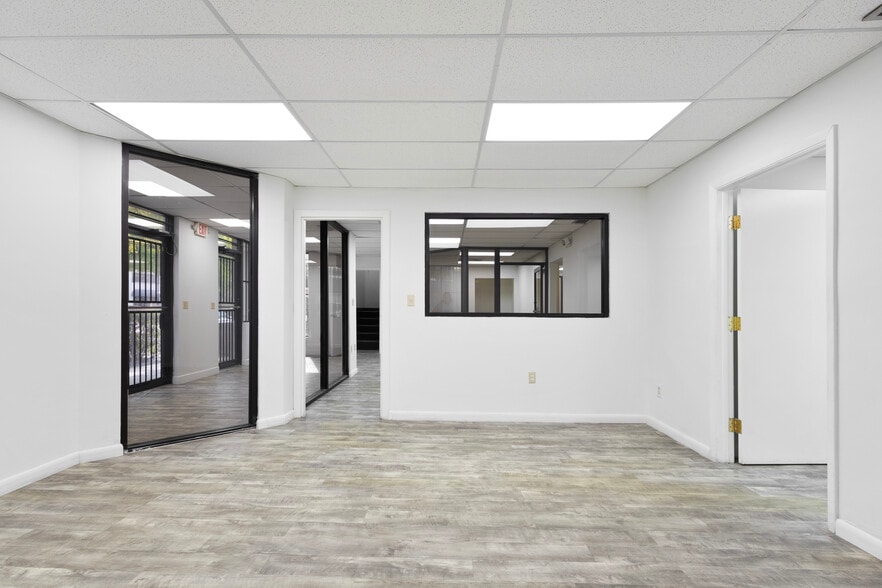 More Photos Of 1740-1742 NW 93rd Ave, Miami Warehouse For Lease