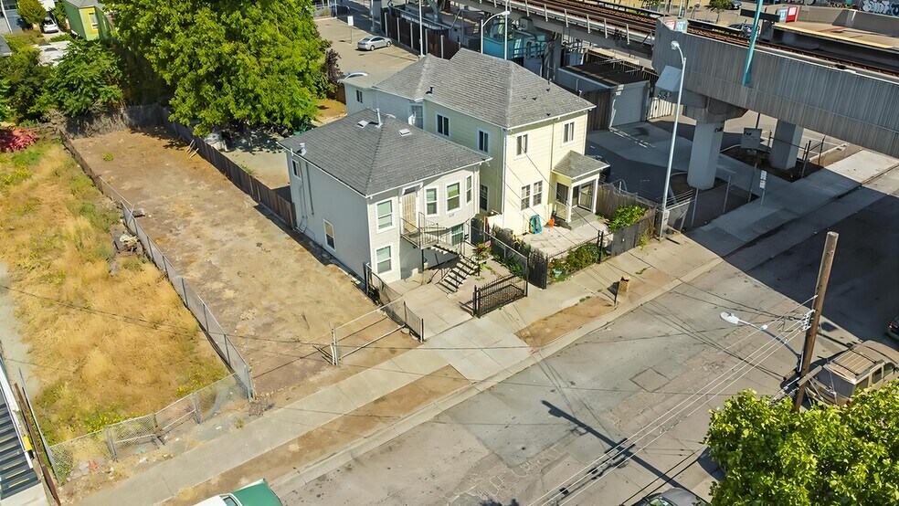 More Photos Of 537 Chester St, Oakland Apartments For Sale