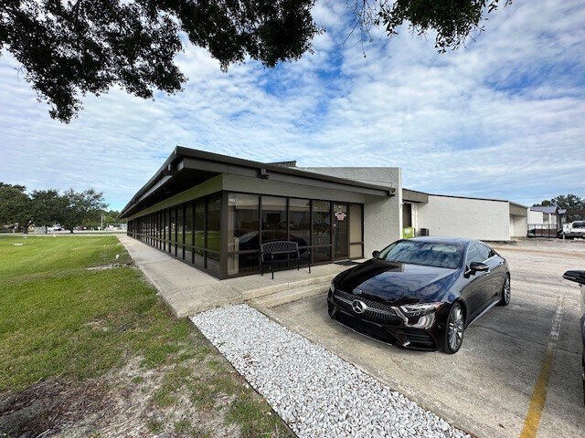 More Photos Of 416 Commerce Way, Longwood Manufacturing For Lease