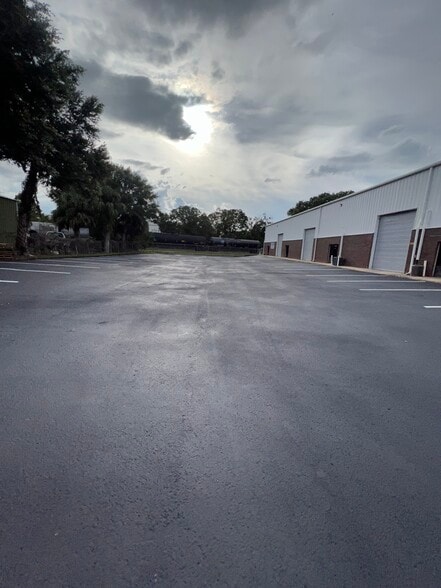 More Photos Of 5612 Carder Rd, Orlando Warehouse For Lease