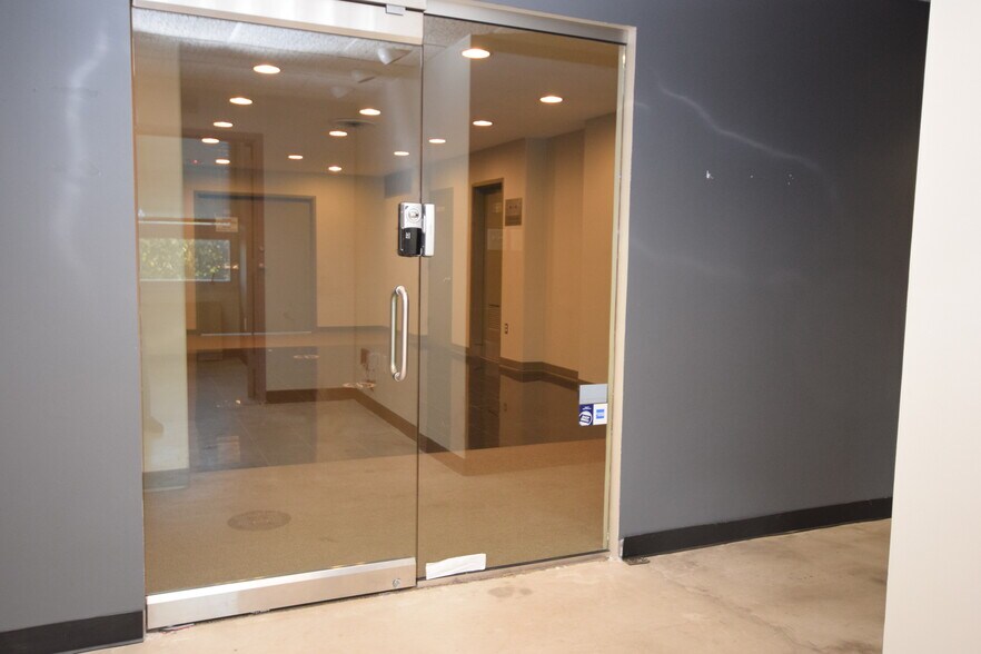 More Photos Of 200 Little Falls St, Falls Church Office For Lease