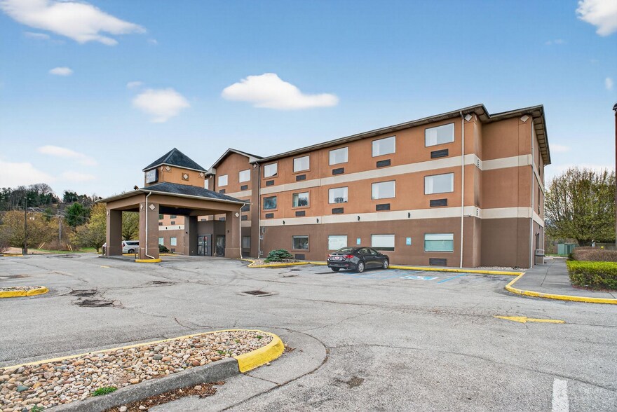 More Photos Of 124 Woodland Dr SW, Wise Hotel For Sale
