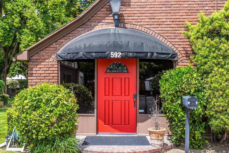 More Photos Of 592 N Euclid, Upland Office For Sale