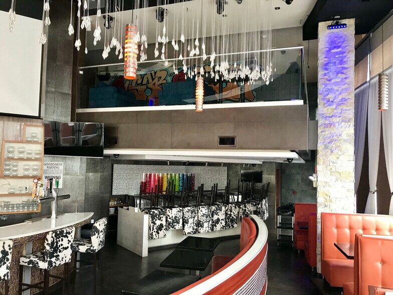 More Photos Of 250-270 Main St, White Plains Hotel For Lease