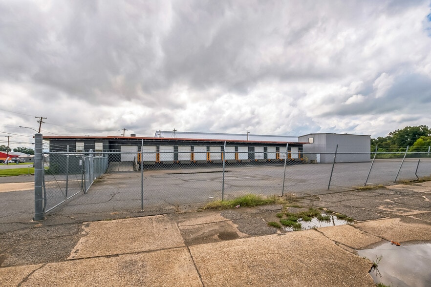 More Photos Of 1333 N Market St, Shreveport Truck Terminal For Lease
