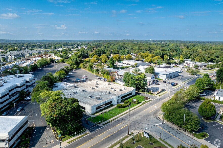 More Photos Of 755 Park Ave, Huntington Medical For Sale