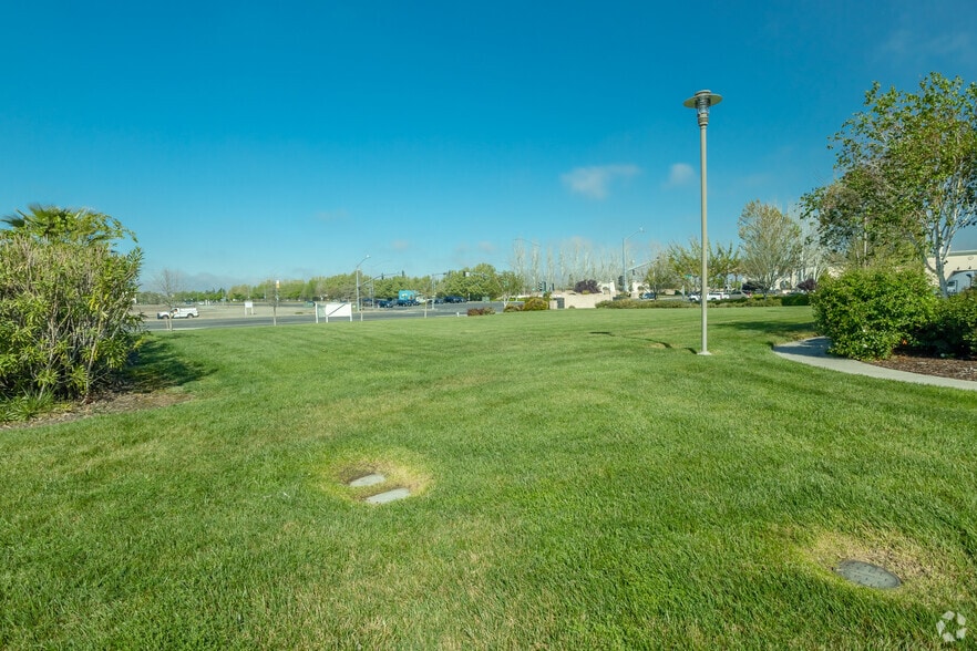 More Photos Of 2290 Del Paso Rd, Sacramento General Retail For Sale