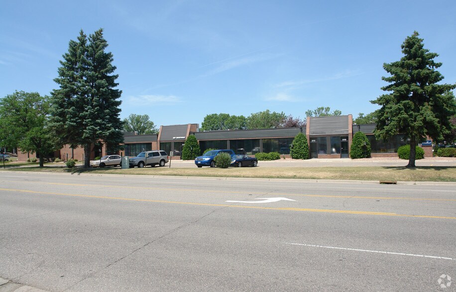 More Photos Of 5120 Edina Industrial Blvd, Edina General Retail For Sale