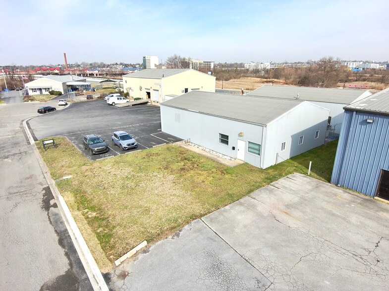 More Photos Of 9 James Ct, Wilmington Warehouse For Lease