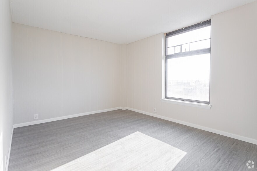 More Photos Of 2 28th St, Newport News Apartments For Sale