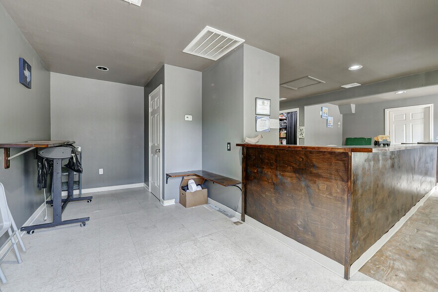 More Photos Of 2601 Prospect St, Houston Medical For Sale