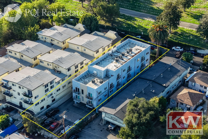 More Photos Of 3324 N Chapman St, Los Angeles Apartments For Sale