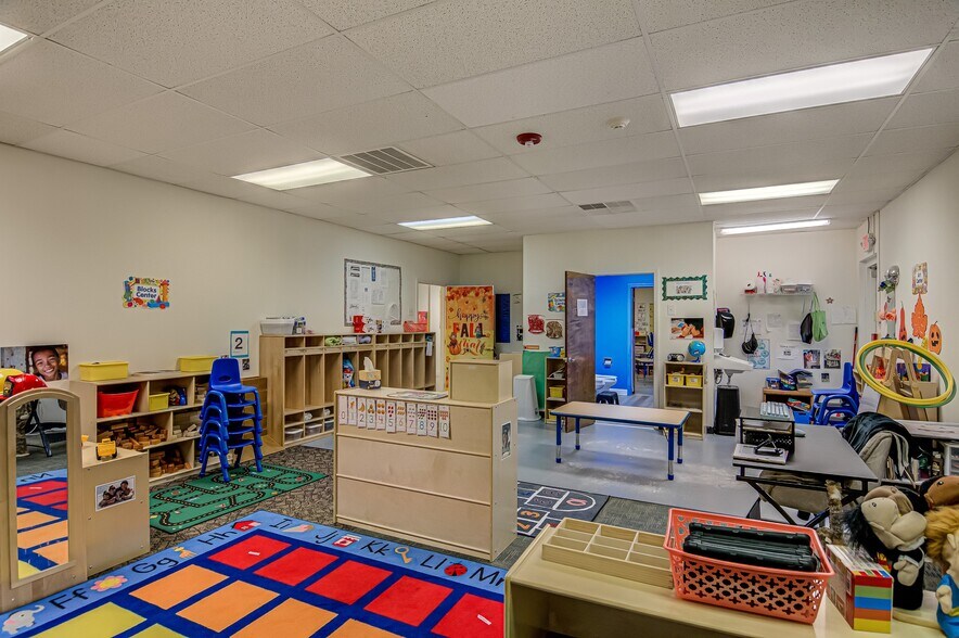 More Photos Of 5016 Old Walkertown Rd, Winston-Salem Daycare Center For Sale