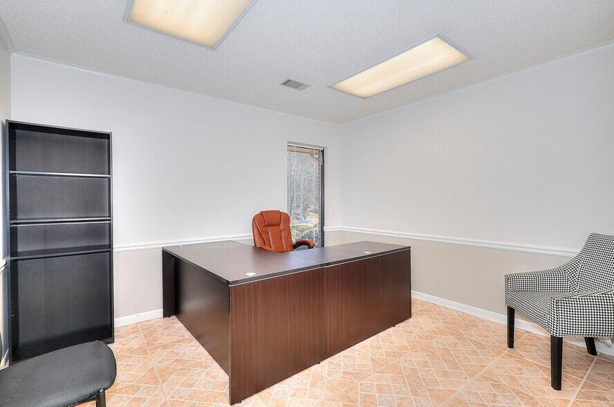 More Photos Of 11205 Alpharetta Hwy, Roswell Office Residential For Lease