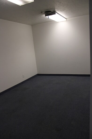 More Photos Of 319 Main Ave W, Twin Falls Storefront For Sale
