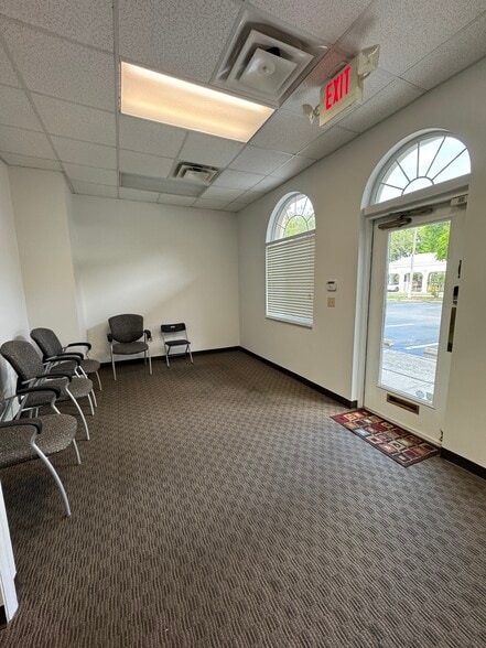 More Photos Of 15303 Amberly Dr, Tampa Medical For Lease