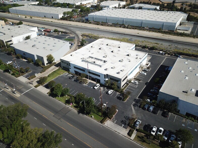 More Photos Of 4861 E Airport Dr, Ontario Warehouse For Lease