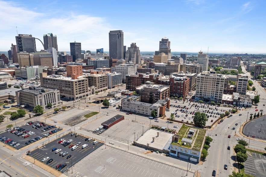 More Photos Of 1335 Convention Plz, Saint Louis Office For Sale