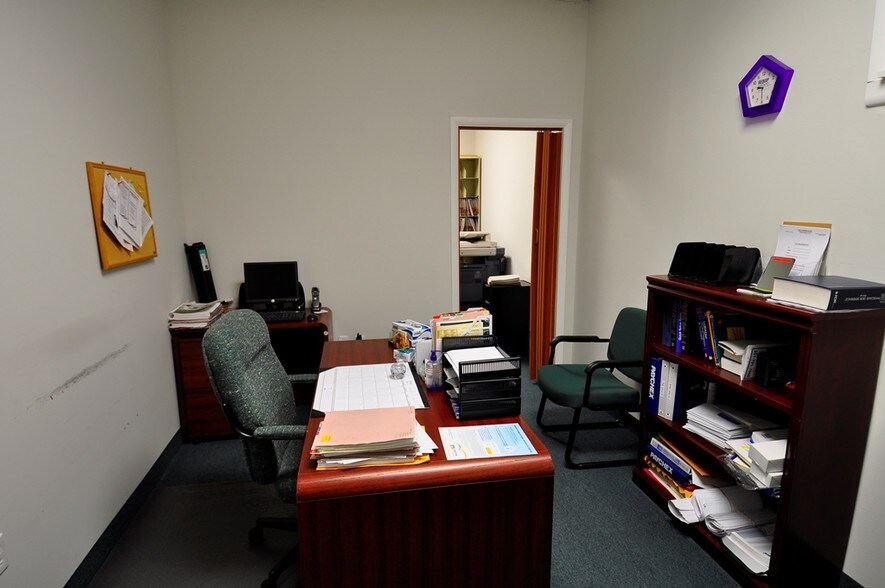 More Photos Of 15 N 5th St, Saddle Brook Office For Lease