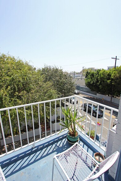 More Photos Of 101 Dudley Ave, Venice Apartments For Sale