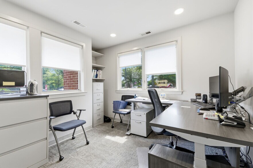 More Photos Of 402 Middletown Blvd, Langhorne Medical For Sale