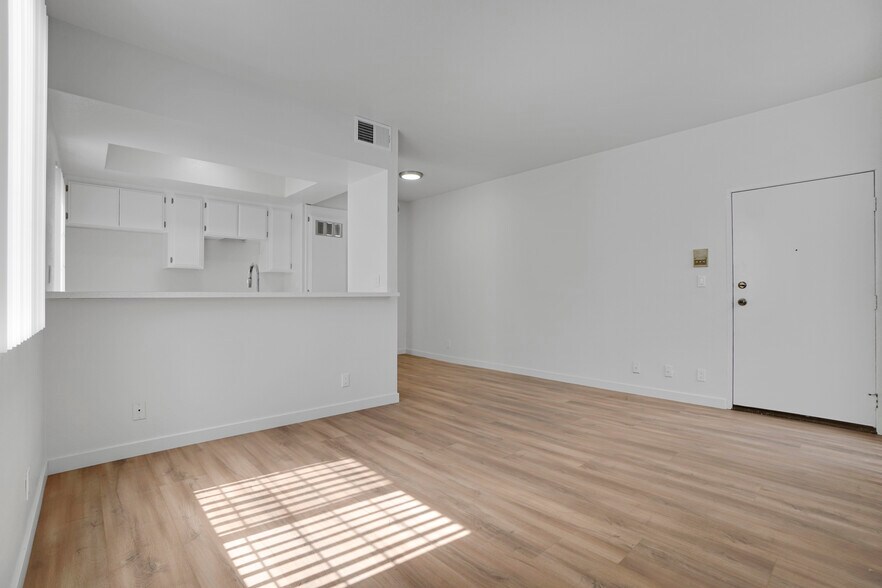 More Photos Of 519 South St, Glendale Apartments For Sale