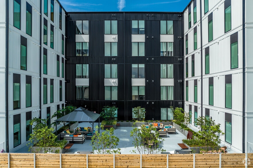 More Photos Of 366 E Broad St, Columbus Apartments For Lease