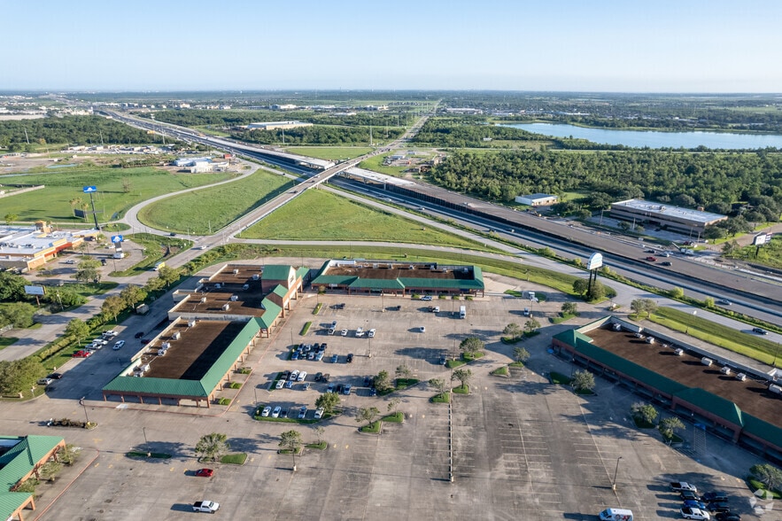 More Photos Of 14001-14065 Delany Rd, La Marque Unknown For Lease