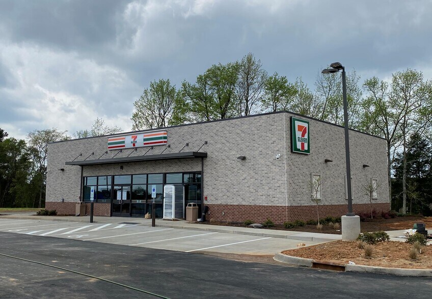 Primary Photo Of 3085 Highway 160 W, Fort Mill Service Station For Sale