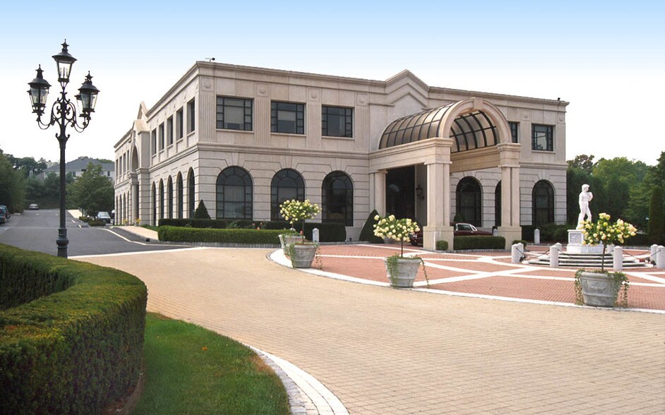 More Photos Of 577 Chestnut Ridge Rd, Woodcliff Lake Office For Lease