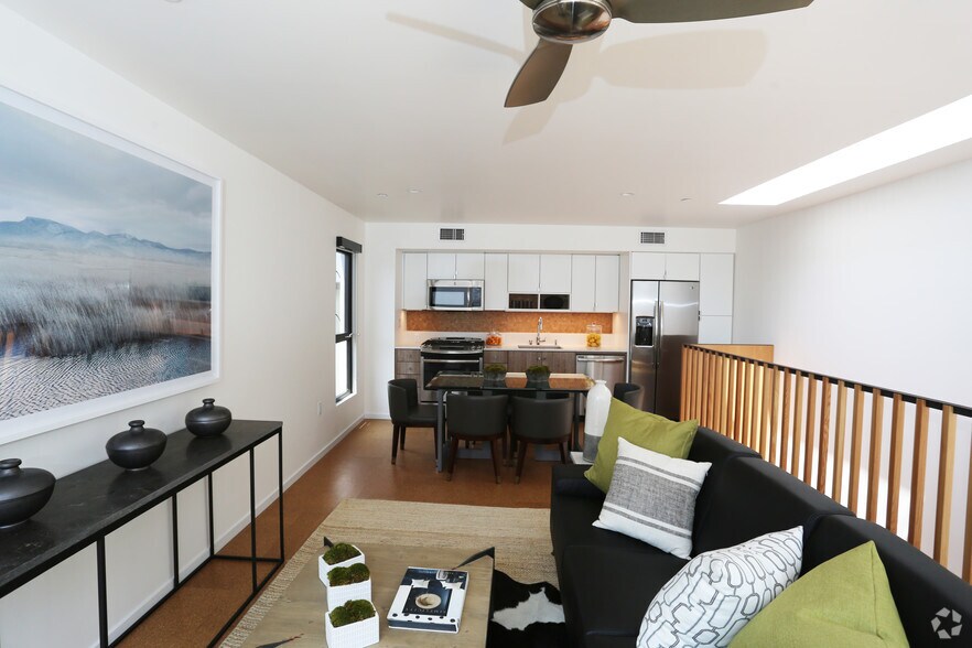 More Photos Of 8350-8358 Santa Monica Blvd, West Hollywood Apartments For Lease