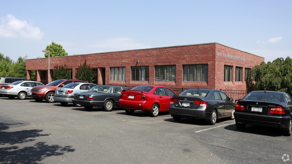 More Photos Of 3421 Commission Ct, Lake Ridge Office For Lease