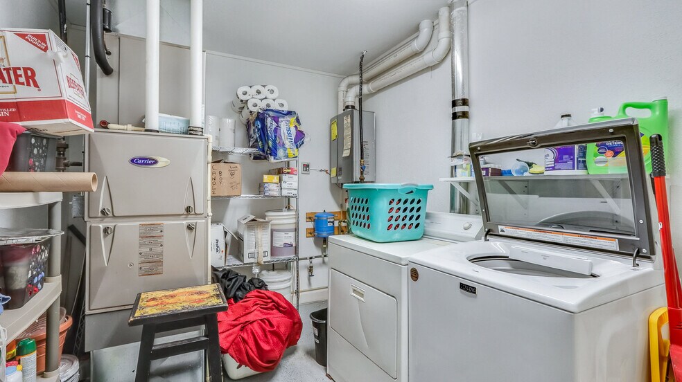 More Photos Of 1114 N Bluebird Rd, Eagle River Bar For Sale