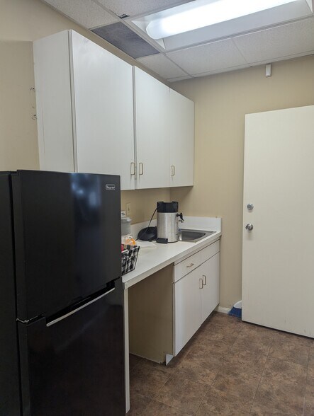 More Photos Of 2500 Via Cabrillo Marina, San Pedro Office For Lease