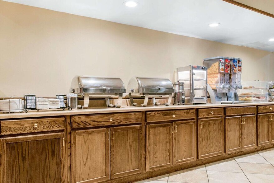 More Photos Of 10 Rockridge Rd, Englewood Hotel For Sale