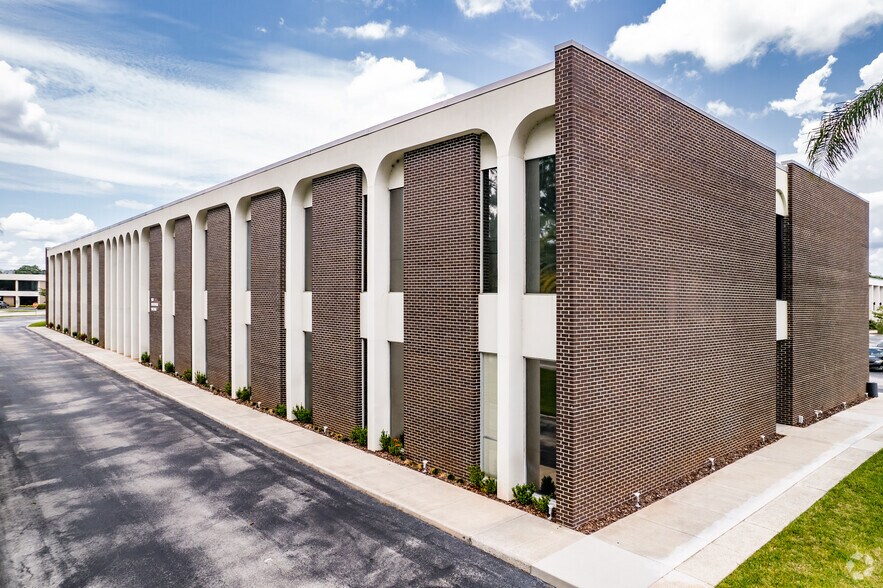 More Photos Of 1001 Executive Center Dr, Orlando Office For Lease