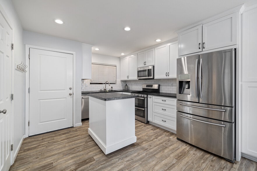 More Photos Of 1072 Ski Run Blvd, South Lake Tahoe Hotel For Sale